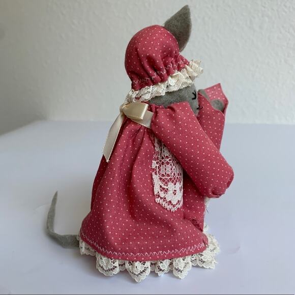 Vintage Handmade Felt Lady Country Mouse - Picture 3 of 10